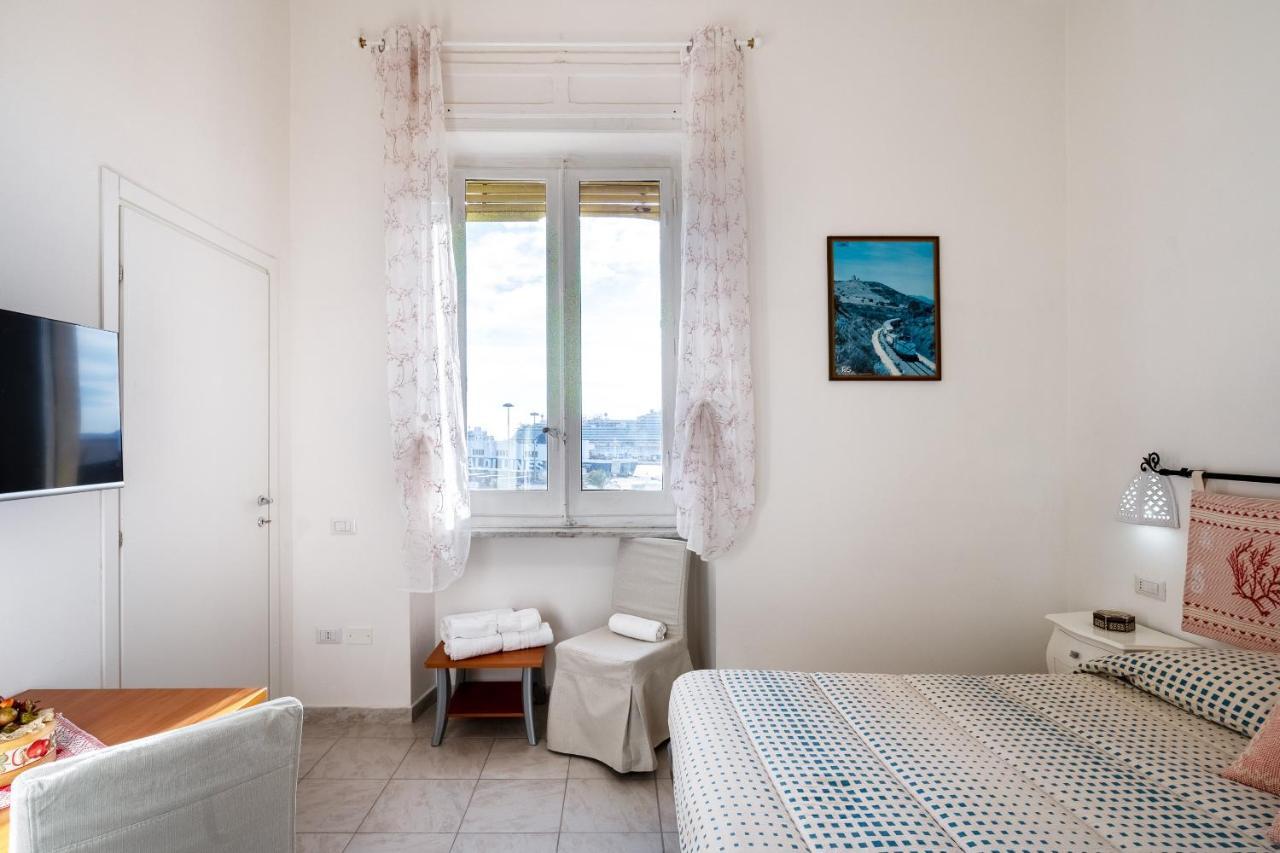 Cagliari Central Rooms With Port View Buitenkant foto