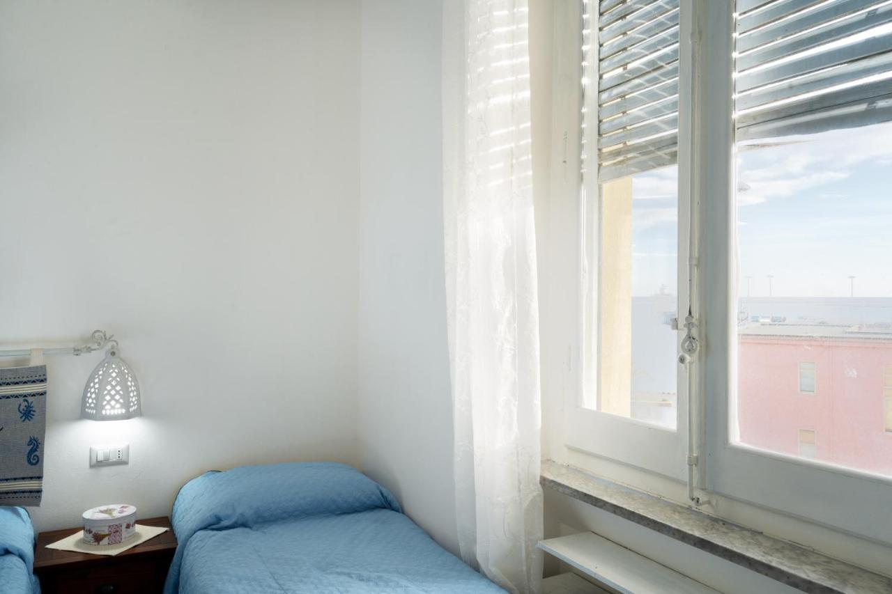 Cagliari Central Rooms With Port View Buitenkant foto