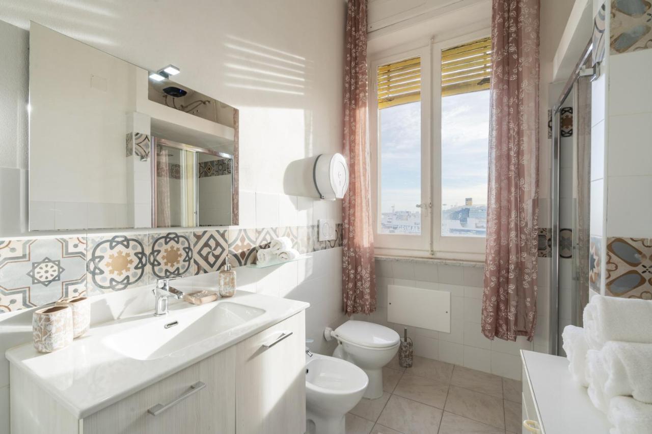 Cagliari Central Rooms With Port View Buitenkant foto