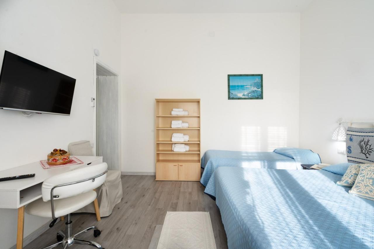 Cagliari Central Rooms With Port View Buitenkant foto