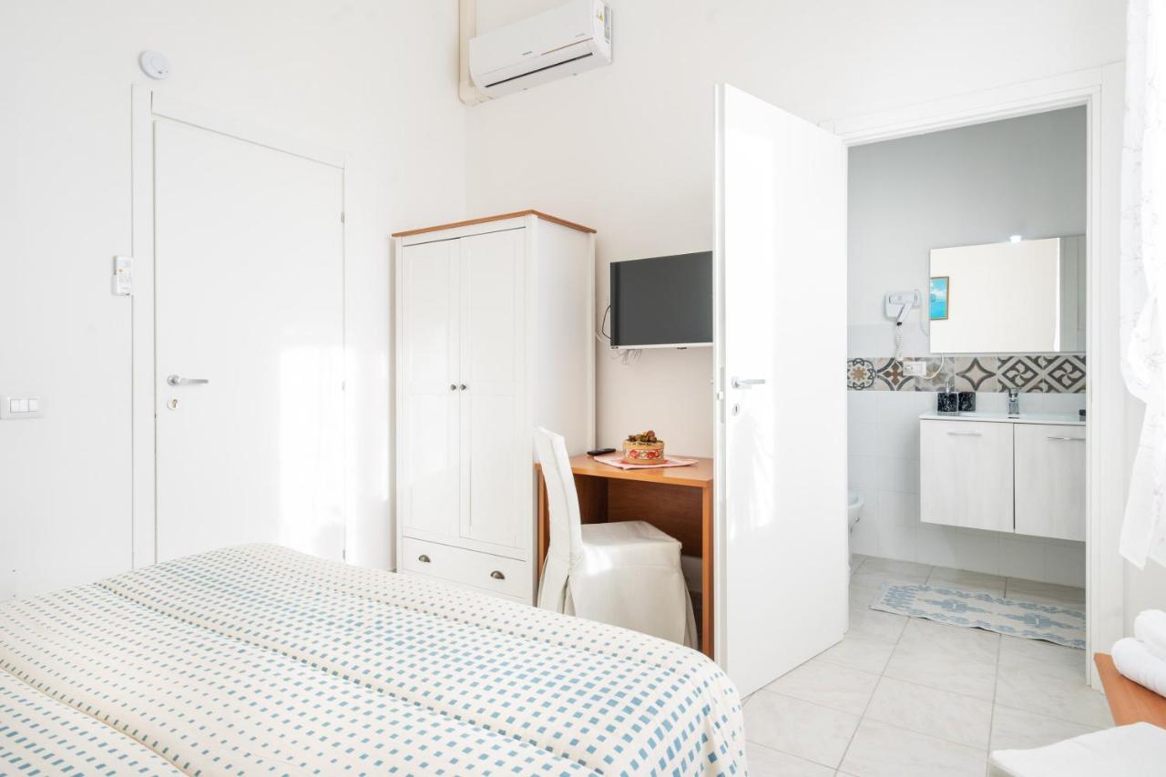 Cagliari Central Rooms With Port View Buitenkant foto